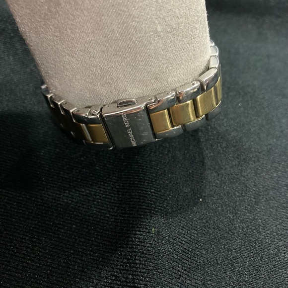 MICHAEL KORS MINI KENLY 2 TONE WATCH - Picture 6 of 9